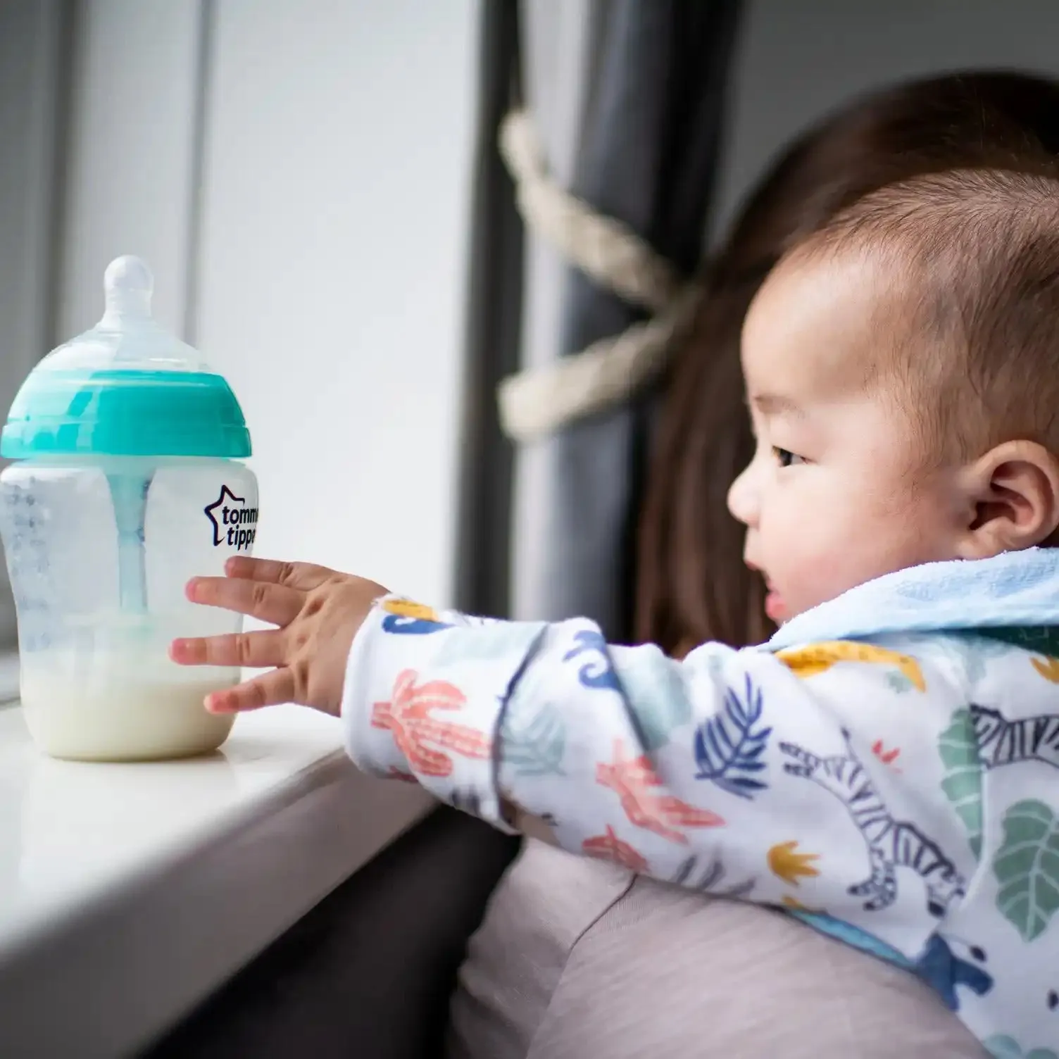 Tommee Tippee Advanced Anti-Colic Feeding Bottle, 340ML X1 - Boy